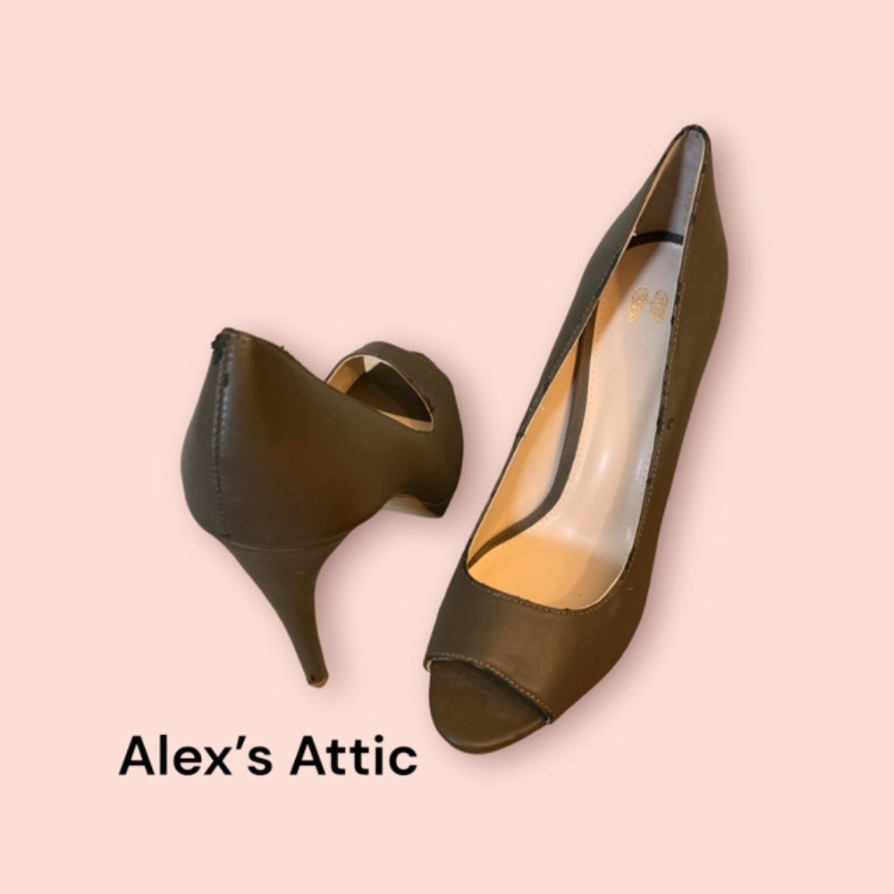 Women open toe platform high heels - size 10 shoe new with defects see pics